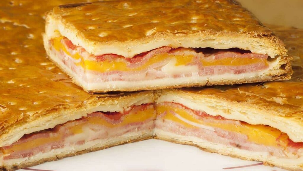 Torta de Bacon: Uma Receita Fácil e Saborosa para o seu Lanche