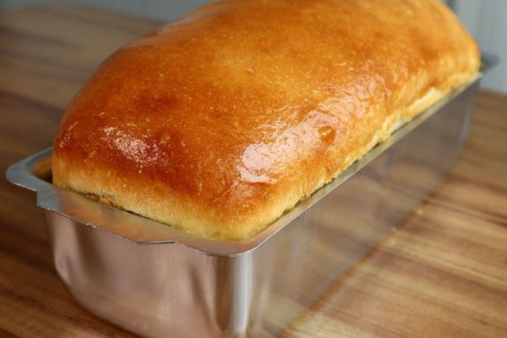 Receita de Pão Caseiro Fofinho com 6 ingredientes: Delicie-se com o Sabor do Pão Feito em Casa