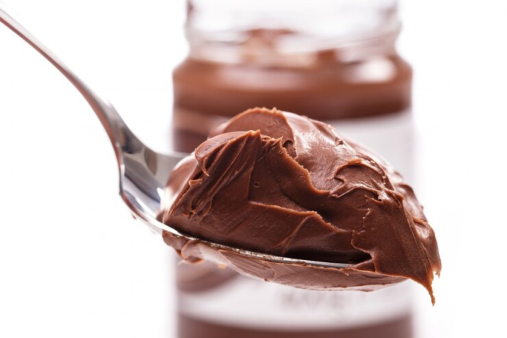 Mousse de Chocolate Versátil: Ideal para Sobremesa ou como Recheio em Bolos com 6 ingredientes